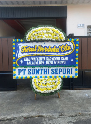 Papan Bunga Duka di Kwamki Narama