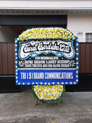 Papan Bunga Duka di Kwamki Narama